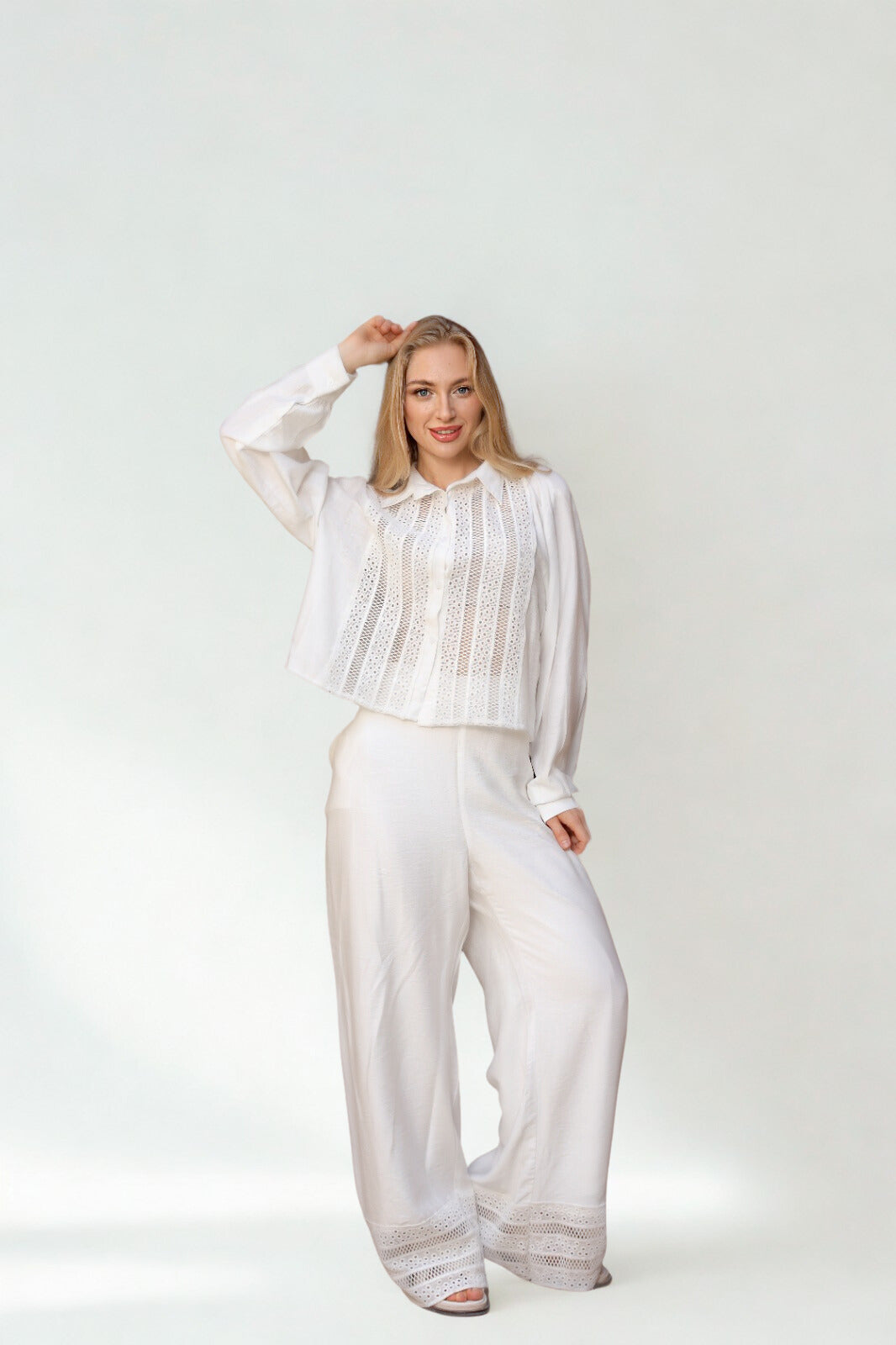 A01 - White See through set